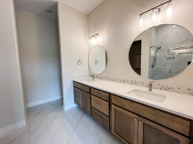 1631 N Forestview Ct, Wichita, KS 67235