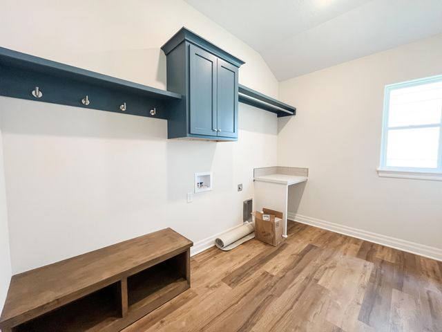 1631 N Forestview Ct, Wichita, KS 67235