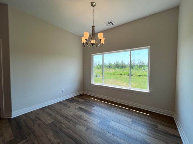 1631 N Forestview Ct, Wichita, KS 67235