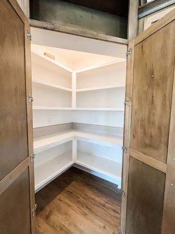 1631 N Forestview Ct, Wichita, KS 67235