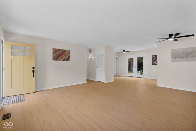 3025 Lucas Way, Columbus, IN 47203