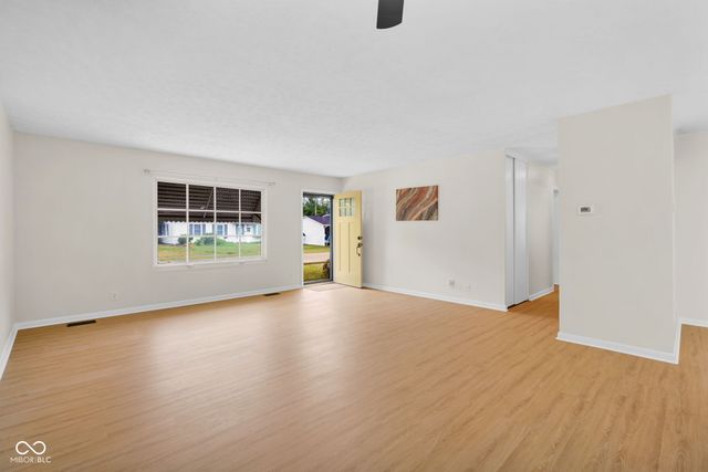 3025 Lucas Way, Columbus, IN 47203