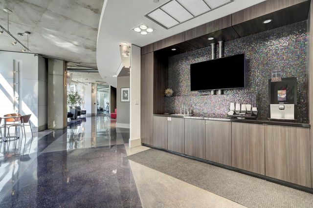 1901 Post Oak Boulevard 2215, Houston, TX 77056