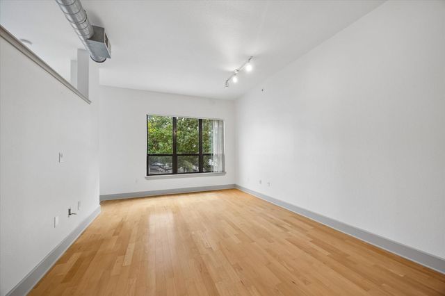 1901 Post Oak Boulevard 2215, Houston, TX 77056