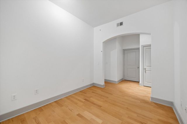 1901 Post Oak Boulevard 2215, Houston, TX 77056