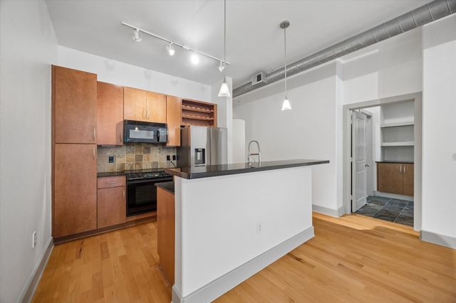 1901 Post Oak Boulevard 2215, Houston, TX 77056