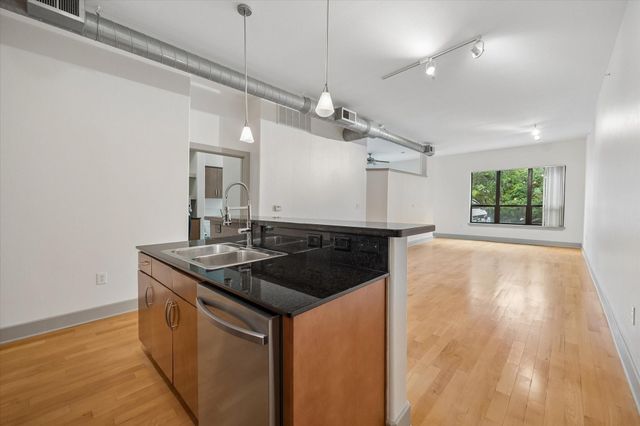 1901 Post Oak Boulevard 2215, Houston, TX 77056