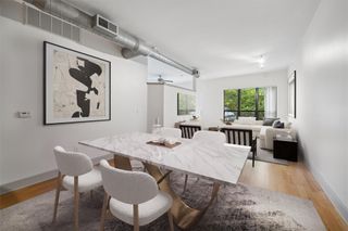 1901 Post Oak Boulevard 2215, Houston, TX 77056