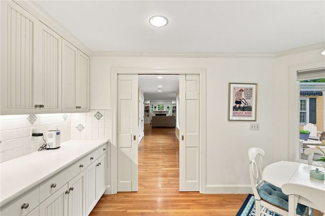 142 Ferry Road, Bristol, RI 02809