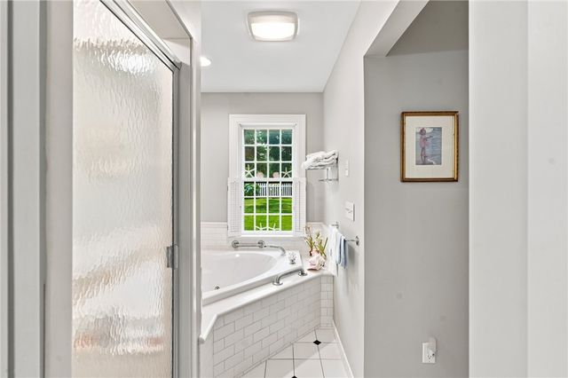 142 Ferry Road, Bristol, RI 02809