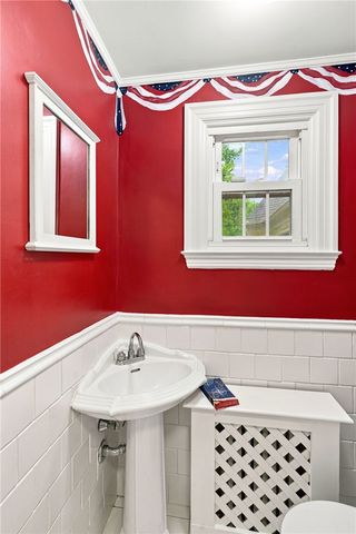 142 Ferry Road, Bristol, RI 02809