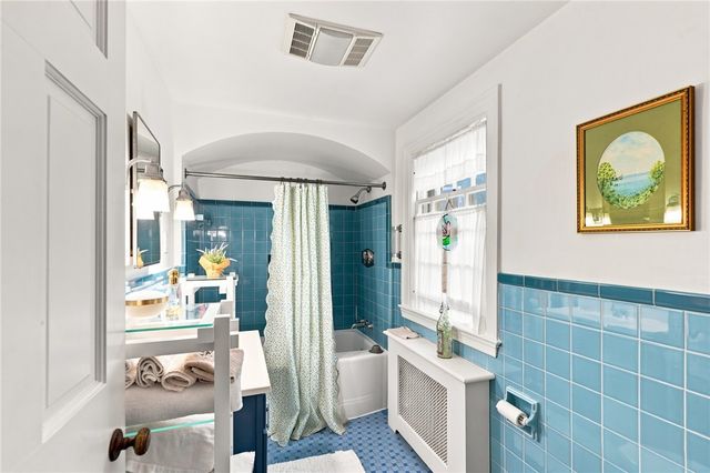 142 Ferry Road, Bristol, RI 02809