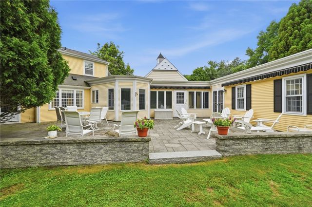142 Ferry Road, Bristol, RI 02809