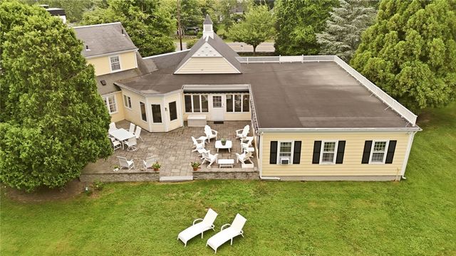 142 Ferry Road, Bristol, RI 02809