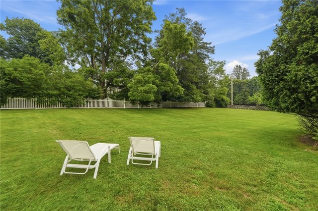 142 Ferry Road, Bristol, RI 02809