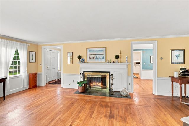 142 Ferry Road, Bristol, RI 02809