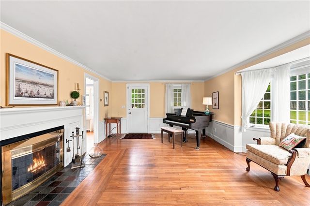 142 Ferry Road, Bristol, RI 02809