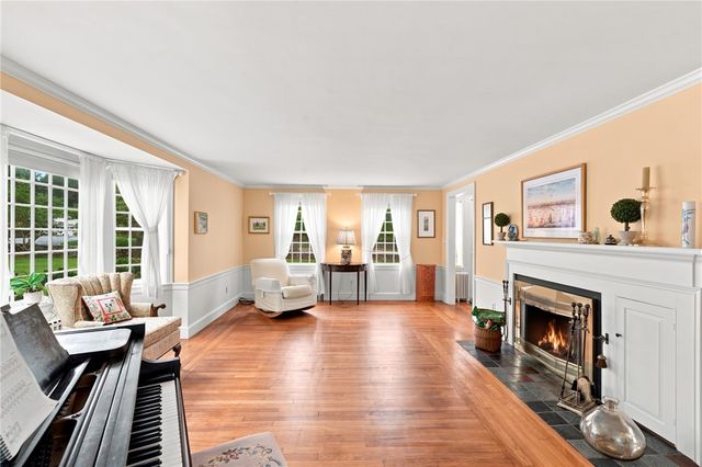142 Ferry Road, Bristol, RI 02809