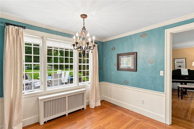 142 Ferry Road, Bristol, RI 02809