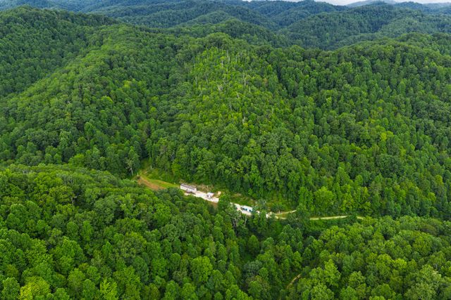 450 Shrilda Ln., Jackson, KY 41339