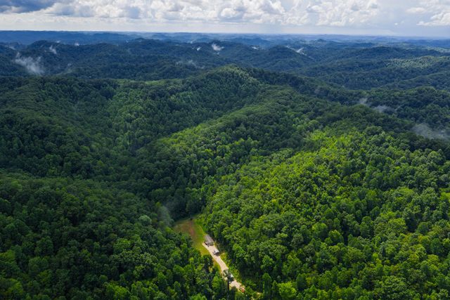 450 Shrilda Ln., Jackson, KY 41339