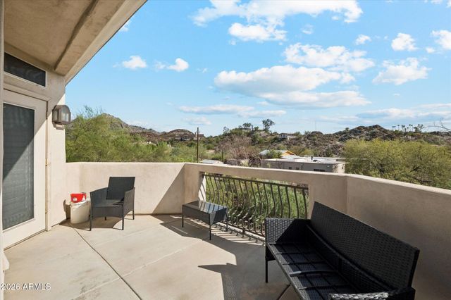 1747 E NORTHERN Avenue 216, Phoenix, AZ 85020
