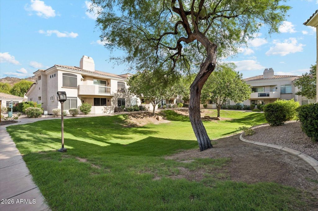 1747 E NORTHERN Avenue 216, Phoenix, AZ 85020