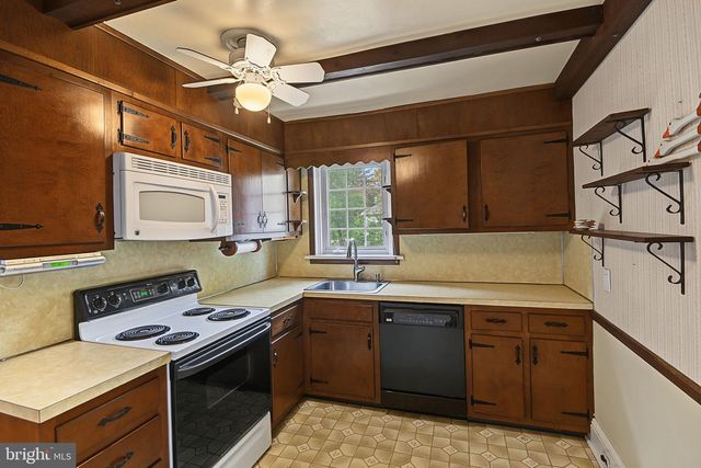 2445 PARK RD, Warrington, PA 18976