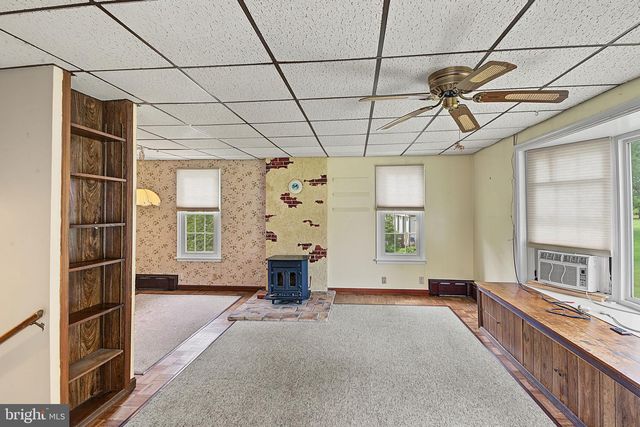 2445 PARK RD, Warrington, PA 18976