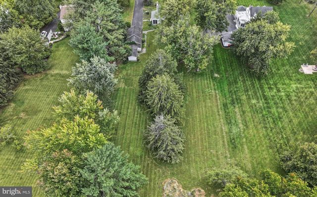 2445 PARK RD, Warrington, PA 18976