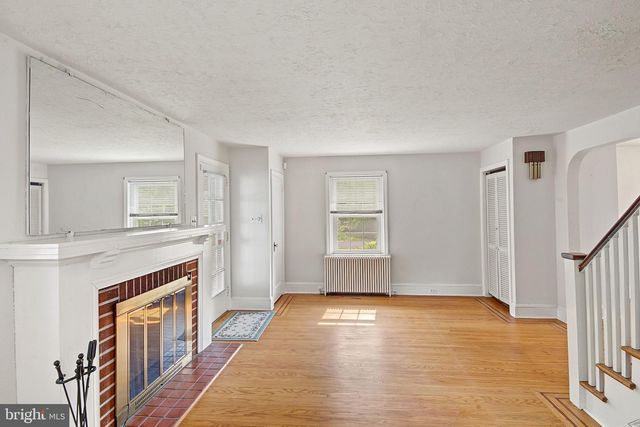 2445 PARK RD, Warrington, PA 18976