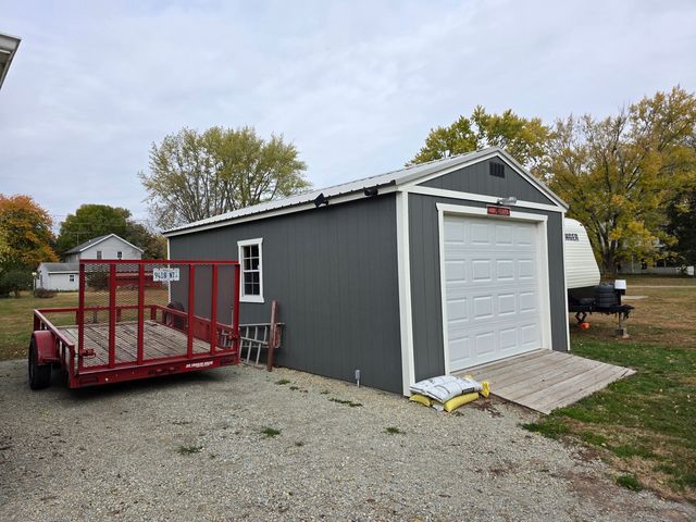 603 1st Street W, Lyndon, IL 61261