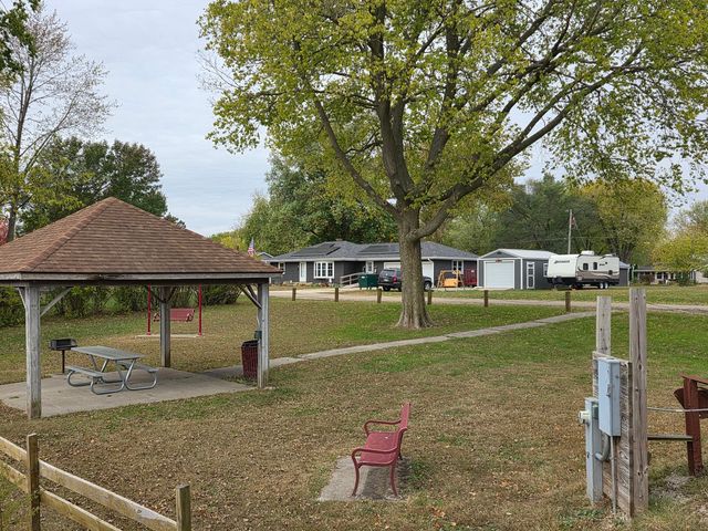 603 1st Street W, Lyndon, IL 61261