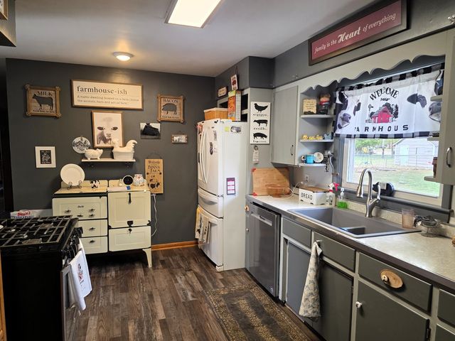 603 1st Street W, Lyndon, IL 61261