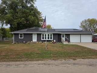 603 1st Street W, Lyndon, IL 61261