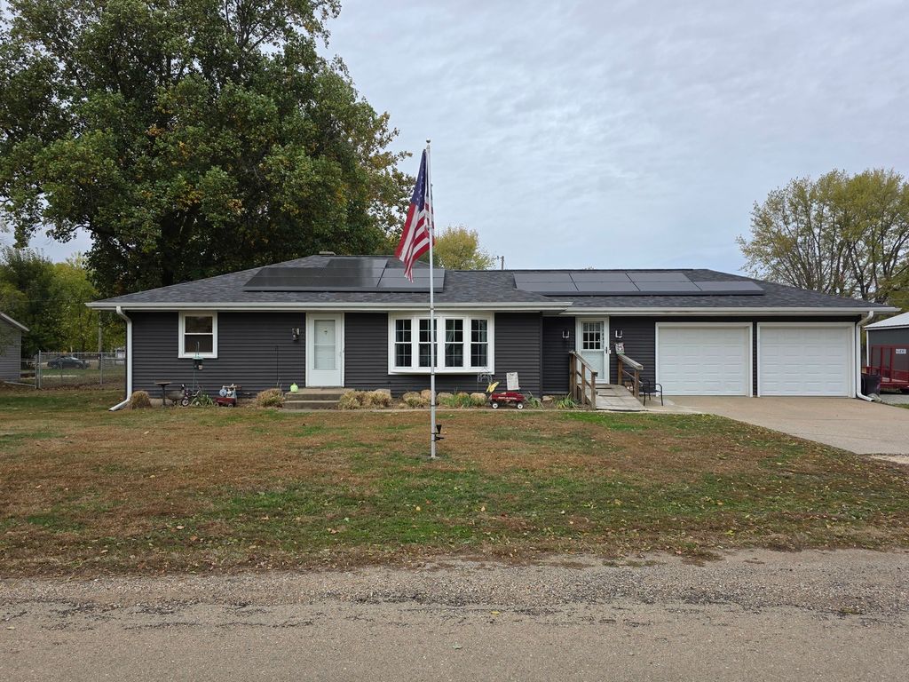 603 1st Street W, Lyndon, IL 61261