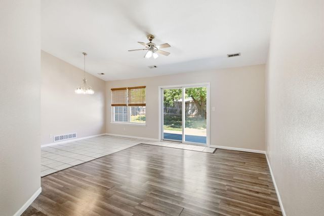 5105 SANDSTONE DR, Columbia, MO 65202