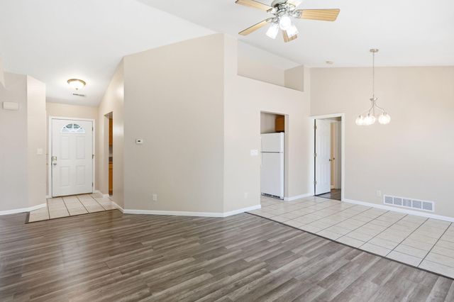 5105 SANDSTONE DR, Columbia, MO 65202