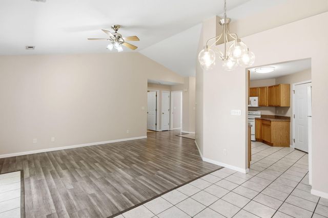 5105 SANDSTONE DR, Columbia, MO 65202