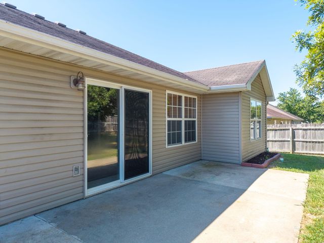 5105 SANDSTONE DR, Columbia, MO 65202