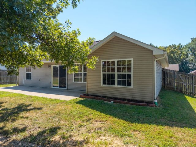 5105 SANDSTONE DR, Columbia, MO 65202