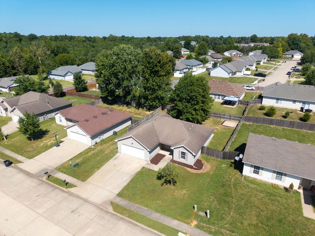 5105 SANDSTONE DR, Columbia, MO 65202