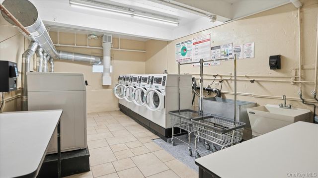 46 Grace Avenue 1L, Great Neck, NY 11021