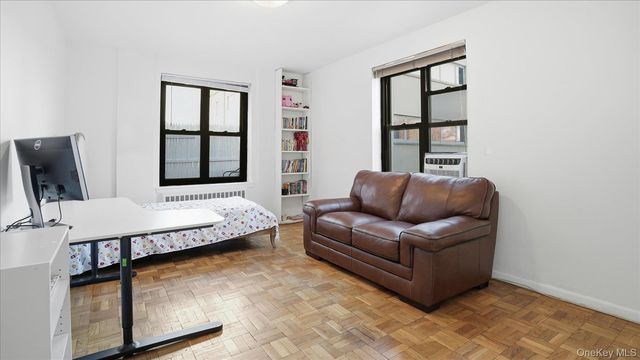 46 Grace Avenue 1L, Great Neck, NY 11021