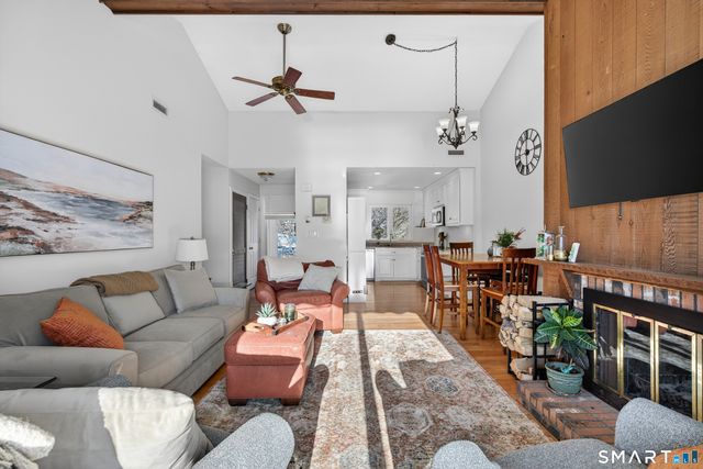 10 Pilgrim Harbor C, Wallingford, CT 06492