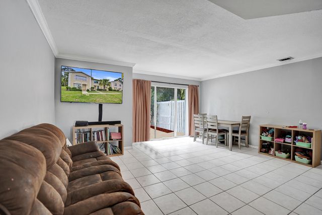 211 Foxtail Drive C, Greenacres, FL 33415