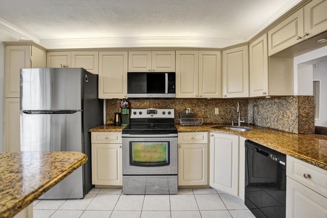 211 Foxtail Drive C, Greenacres, FL 33415