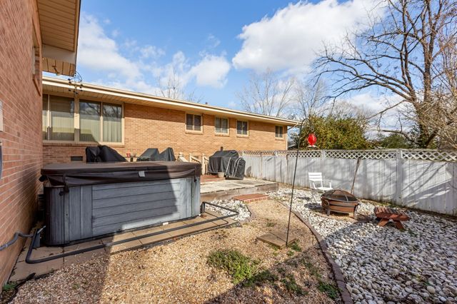 212 Pineview St, Shelbyville, TN 37160