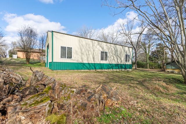 212 Pineview St, Shelbyville, TN 37160