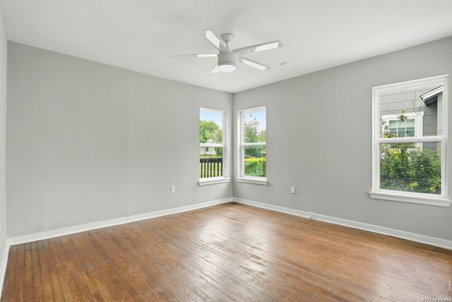 230 Leming Dr, San Antonio, TX 78201
